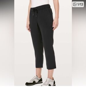 lululemon athletica Black On The Fly Crop Pants Size 10 Woven Material